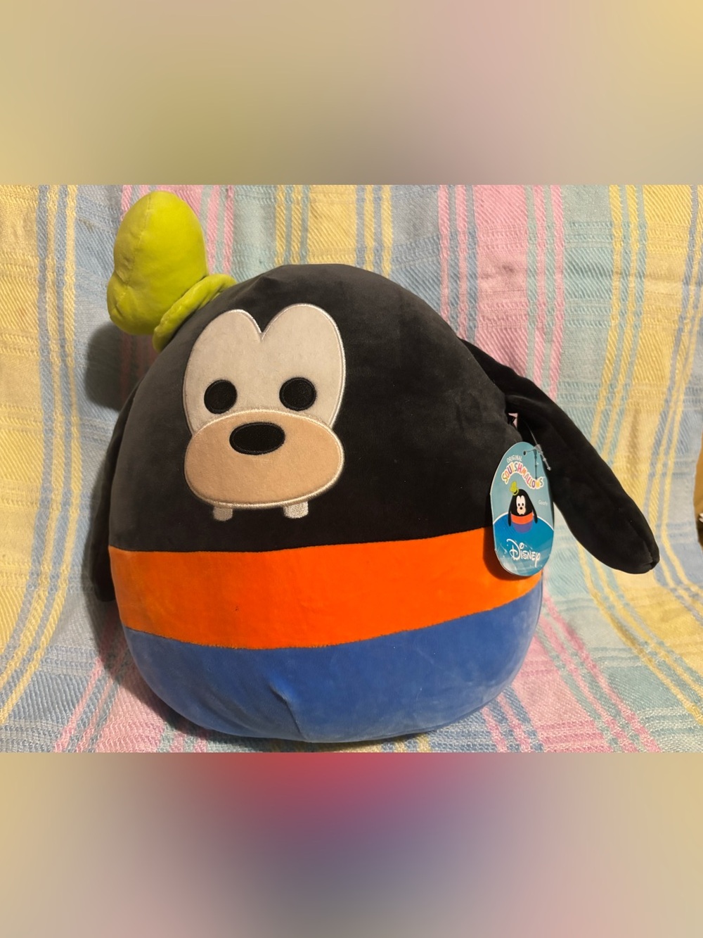 🔴 Disney Squishmallow Goofy plush (stained)